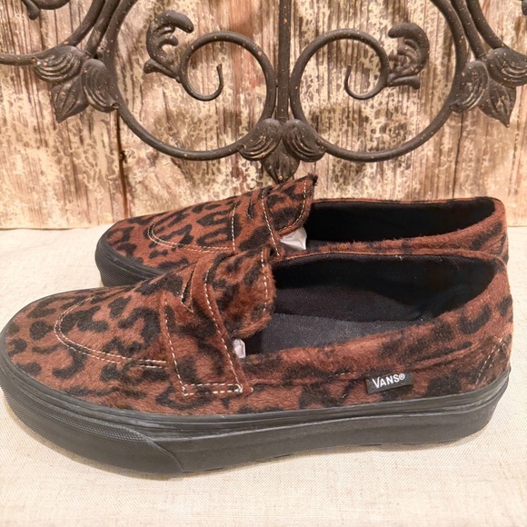 Van’s WMNS Style 53 Leopard Brown/Black
Sneakers shoes size 8.5 - Picture 5 of 7